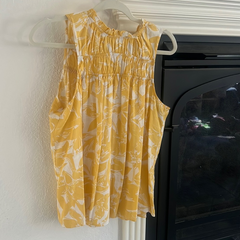 9 west yellow dressy tank